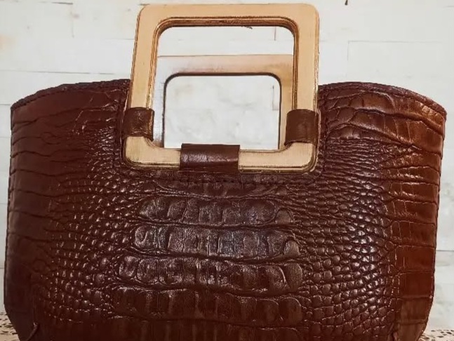کیف زنانه چرم مجلسی دست‌ دوز