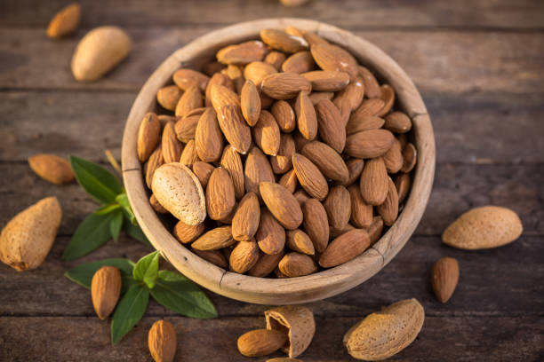 تصویر 4 از قیمت و خرید مغز بادام + فروش ارزان