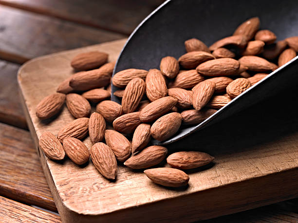 تصویر 1 از قیمت خرید مغز بادام درختی + فروش ویژه