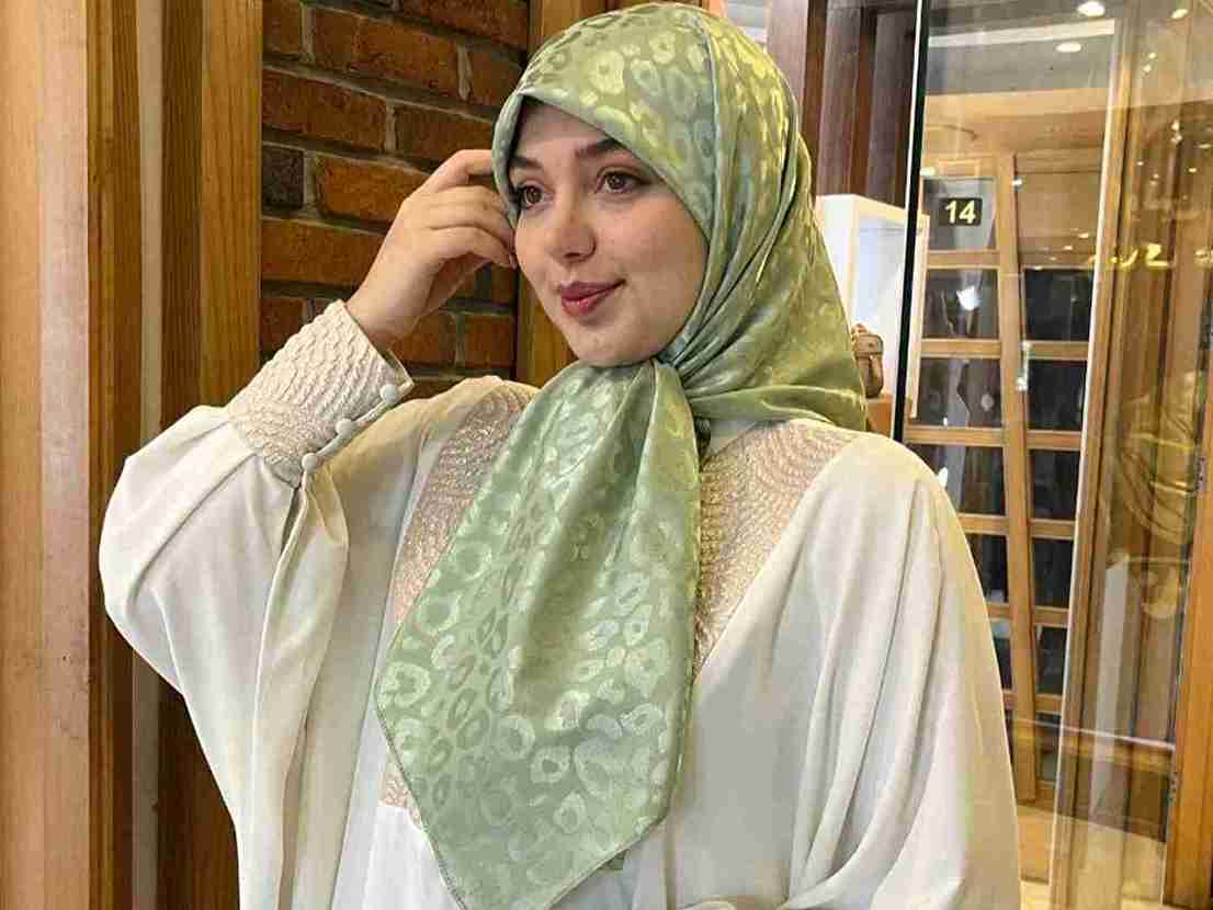 تصویر 2 از قیمت خرید روسری ساتن قواره ۱۰۰ + فروش ویژه