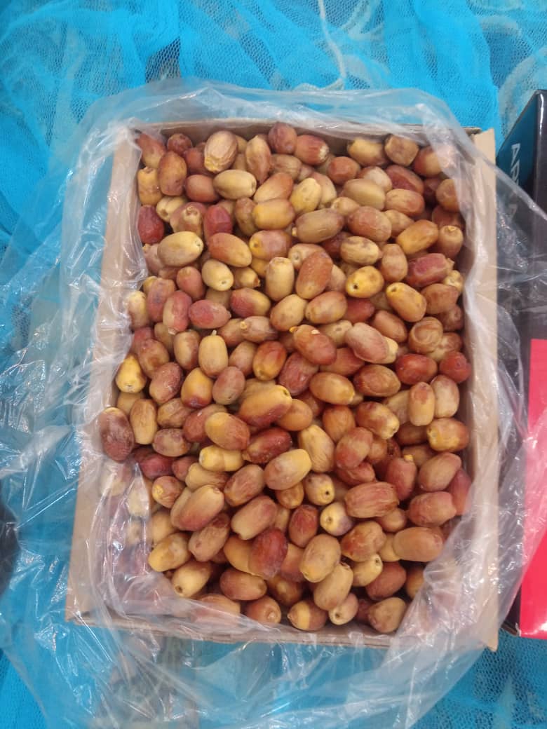 تصویر 1 از خرما زاهدی خشک داخلی صادراتی قیمت مناسب به بازار افغانستان