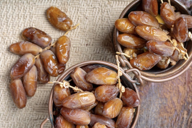 تصویر 5 از قیمت خرما زاهدی درجه یک + فروش عمده