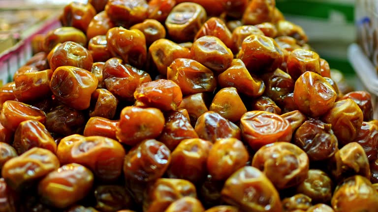 تصویر 5 از قیمت خرید خرما زاهدی پیارم با فروش عمده