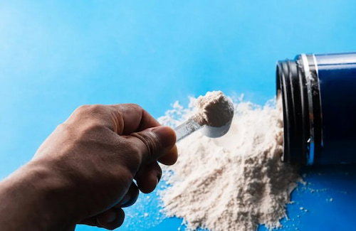 تصویر 2 از قیمت کراتین منوهیدرات با طعم رد بول کیو ان تی 250 گرم + خرید باور نکردنی