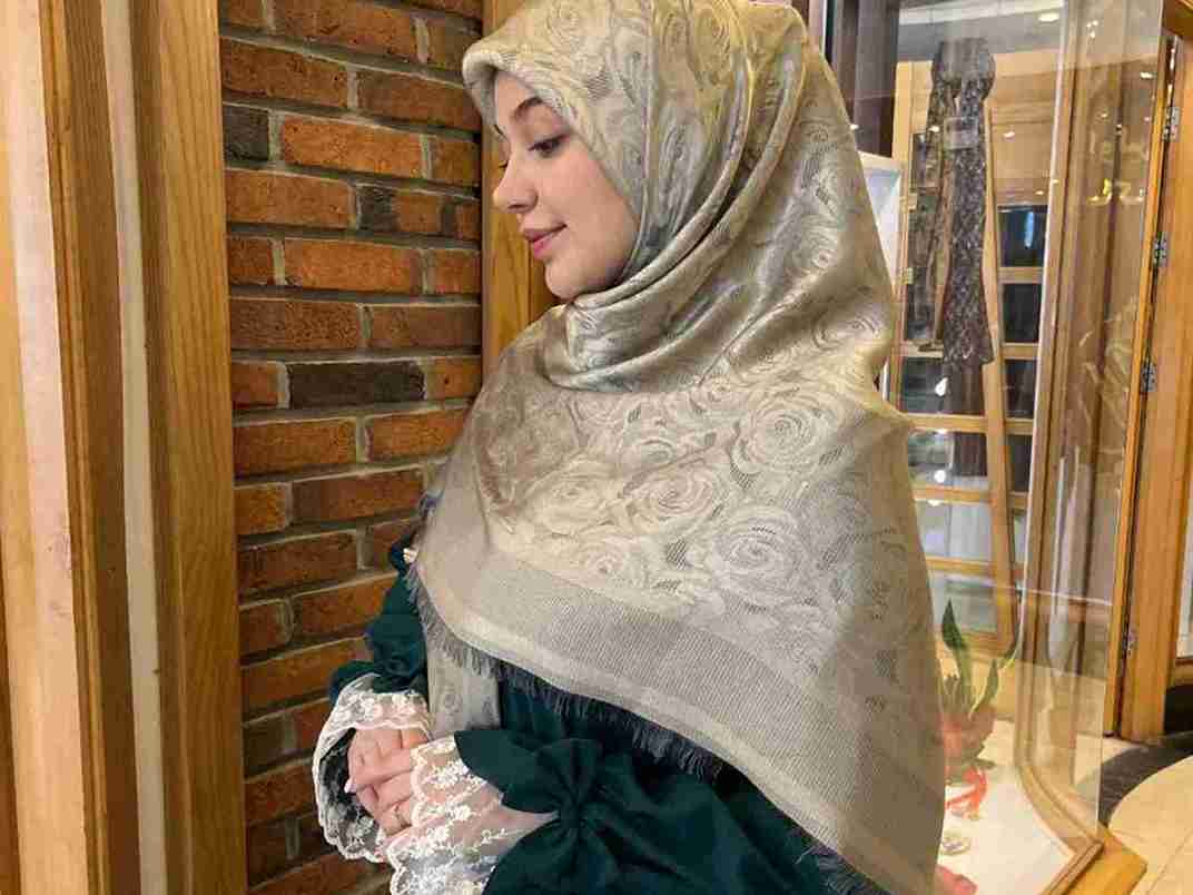تصویر 2 از قیمت روسری نخ ابریشم ژاکارد لمه دار + خرید باور نکردنی