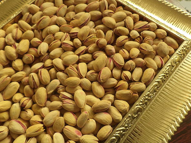 تصویر 4 از پسته اکبری دستچین زعفرانی ممتاز با بسته بندی لوکس