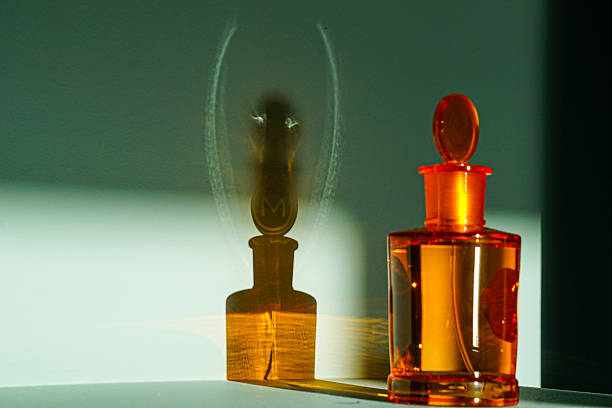 تصویر 1 از قیمت خرید اسانس عطر مگاماره + فروش ویژه