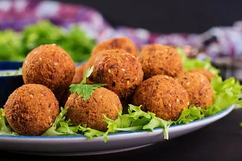 تصویر 1 از قیمت خرید فلافل نیمه آماده توپولی + فروش ویژه