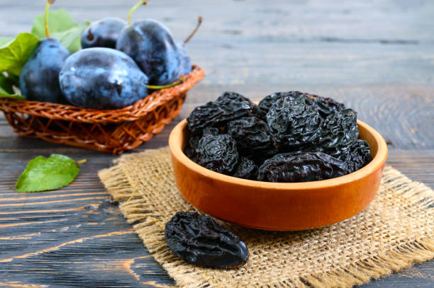 تصویر 4 از خرید و قیمت آلوبخارا خشک سیاه آفتابی + فروش عمده