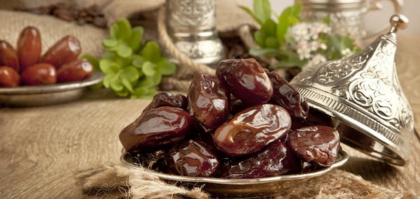 خرما عسلی سطلی تازه و خوشمزه با عطر مطبوع