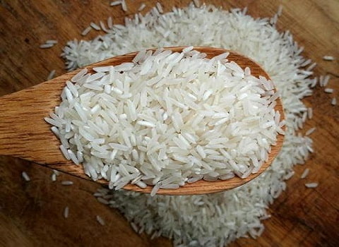تصویر 2 از برنج طارم سنگی رنگ طبیعی و دانه‌ شفاف تولید شده در شالیزار های ایران