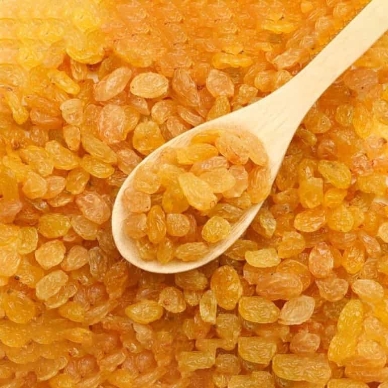 تصویر 3 از کشمش پلویی فله رنگ روشن و جذاب با طعمی ملایم و دلنشین