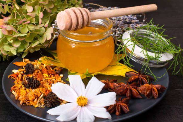 تصویر 5 از عسل چهل گیاه طبیعی با طعمی غنی و عطری بی‌ نظیر