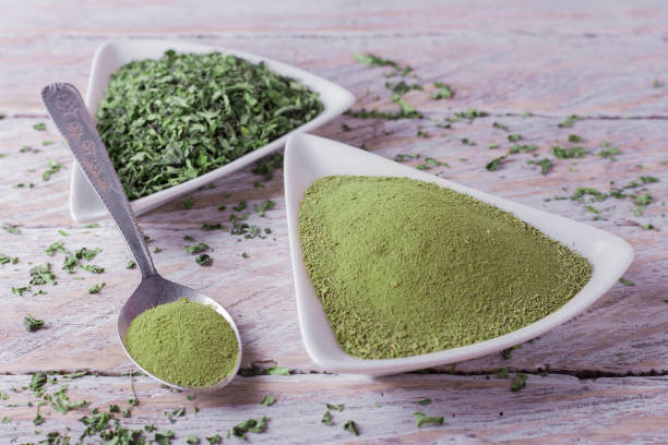 آویشن باغی خالص با عطری تند و طعمی گرم و دل‌ انگیز