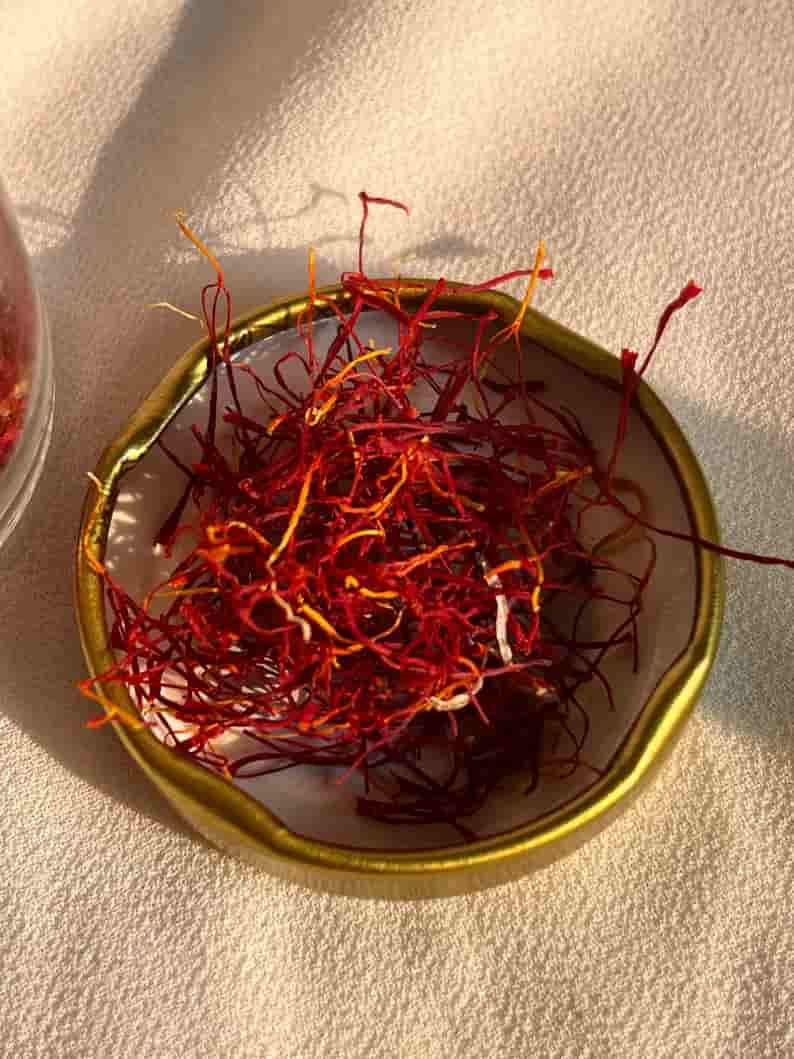 تصویر 1 از زعفران ممتاز سحرخیز با عطر دل‌ انگیز اصیل ایرانی