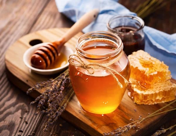 عسل جنگلی طبیعی خالص مناسب صبحانه و میان‌ وعده‌ ها