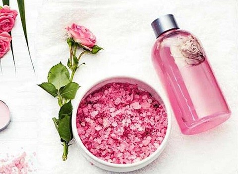 تصویر 3 از گلاب میمند فارس با خواص بالا و کیفیتی بالا