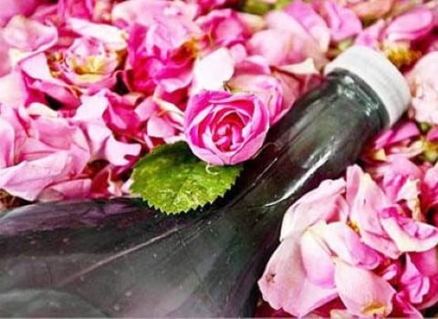 تصویر 1 از گلاب سنگین ممتاز با عطری عالی و خاصیتی فوق العاده