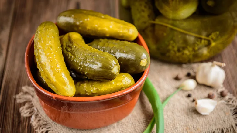 خیارشور صادراتی با بسته‌ بندی بهداشتی