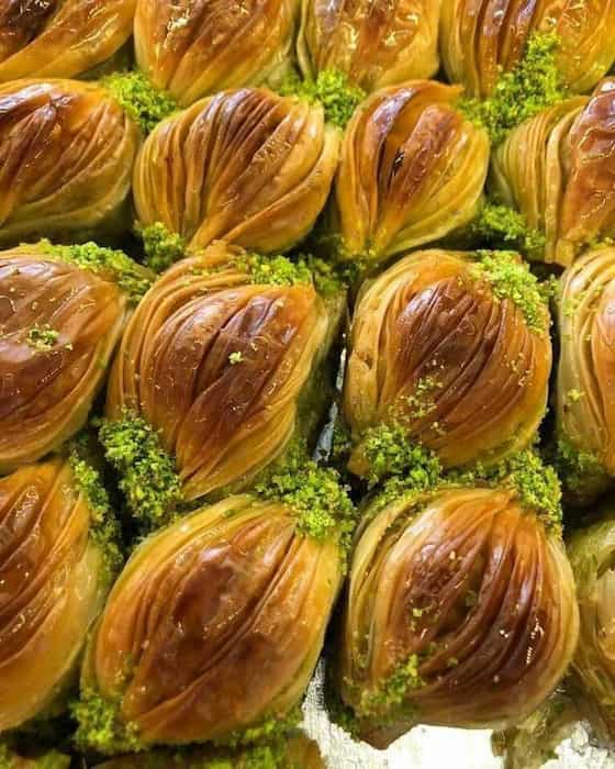 تصویر 2 از باقلوا پسته با گلاب و زعفران لذیذ درجه‌ یک