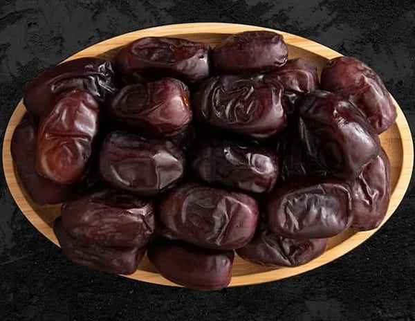 خرما مضافتی شیره دار خوش طعم و آبدار با بسته‌ بندی بهداشتی