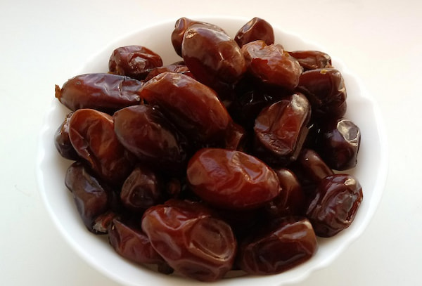 تصویر 3 از خرما مضافتی درجه یک با طعم شیرین و بافت نرم