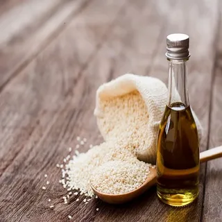 روغن کنجد زرآوه با رنگ طلایی و کیفیت بالا