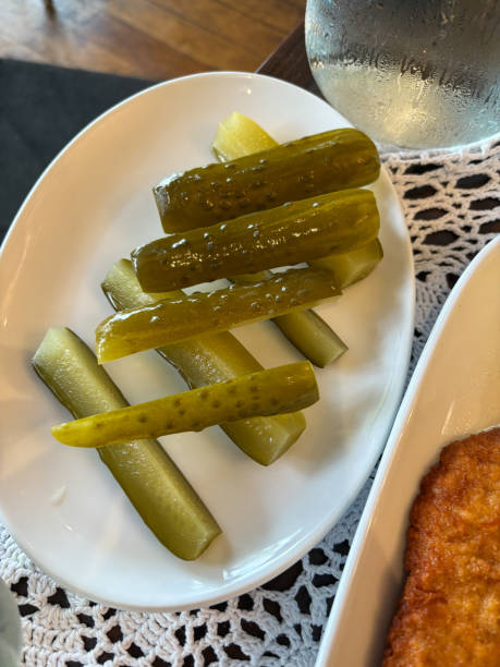 خرید خیار شور