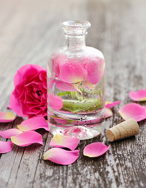 تصویر 4 از گلاب شفاف با طعم لطیف و عطر آرام بخش