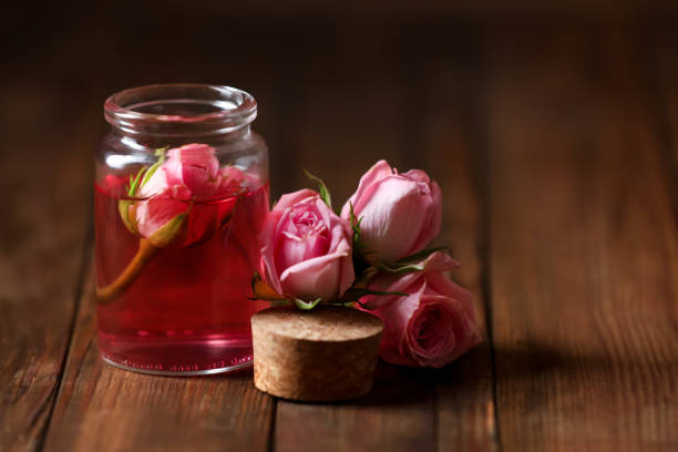 تصویر 1 از گلاب سنتی با عطر فاخر و حس و حال اصیل