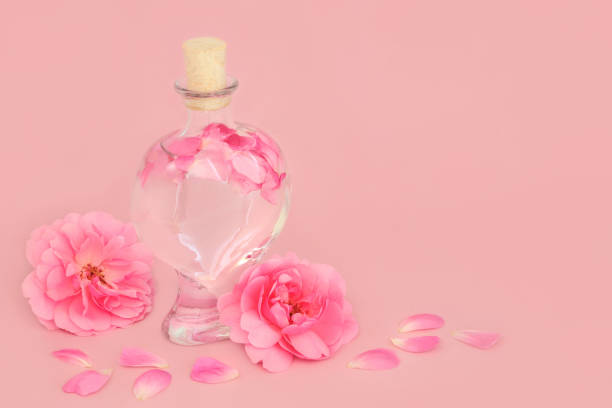 تصویر 3 از گلاب سنتی با عطر فاخر و حس و حال اصیل