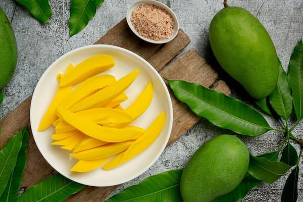 انبه خشک سبز ارگانیک مناسب مصرف روزانه و پذیرایی