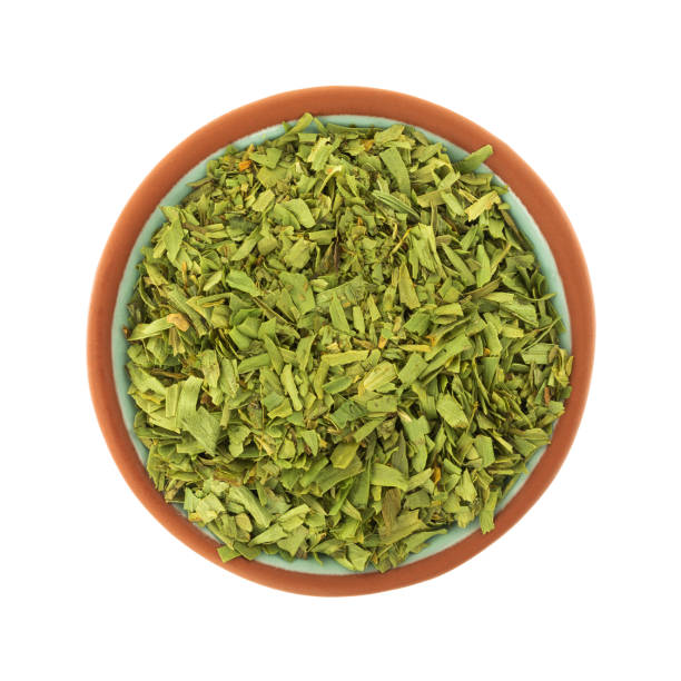 تصویر 4 از ترخون خشک با عطر تند و طعم گیاهی دلنشین