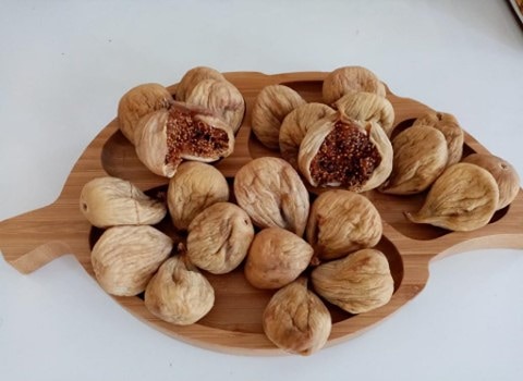 تصویر 4 از انجیر خشک جلفا با طعم بی‌ نظیر