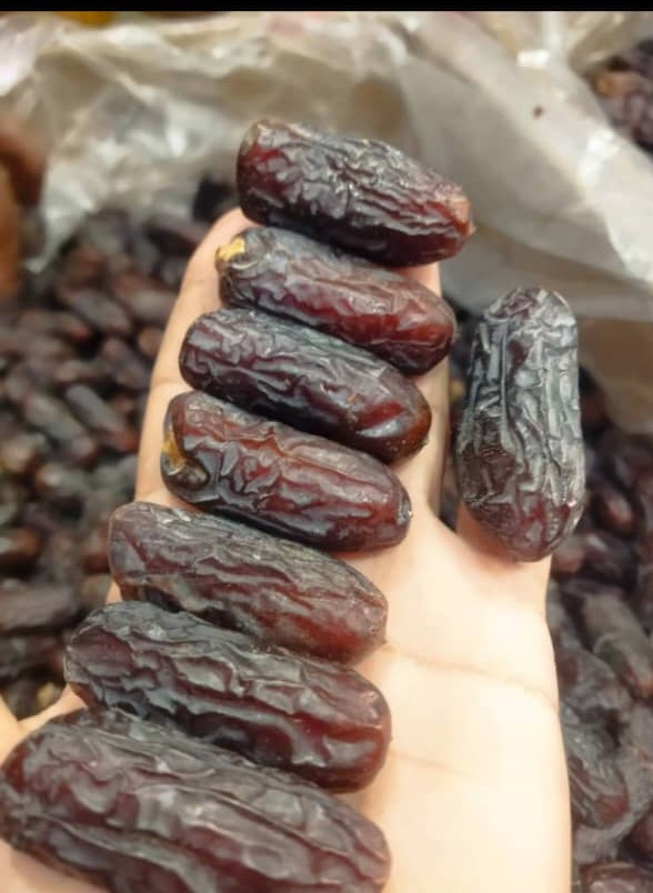 تصویر 3 از خرما پیارم خشک و شیرین بهترین پیارم بازار