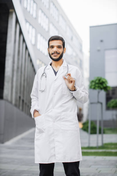 تصویر 2 از لباس پزشکی مردانه تهیه شده از بهترین الیاف