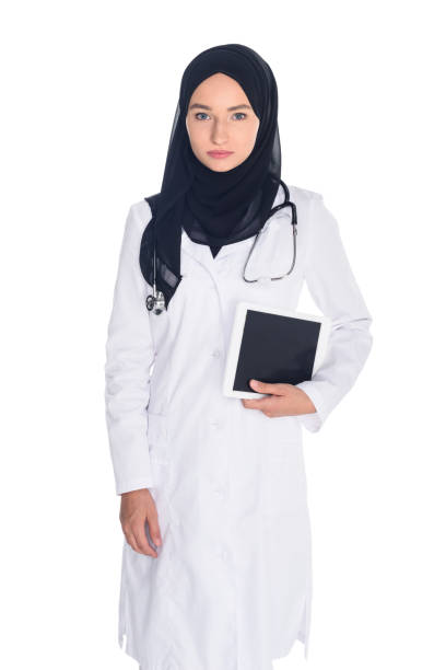 تصویر 2 از انواع لباس پزشک زنانه + شرایط فوق العاده