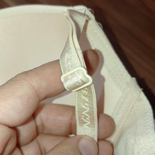 تصویر 3 از سوتین اسفنجی بسیار راحت و سبک