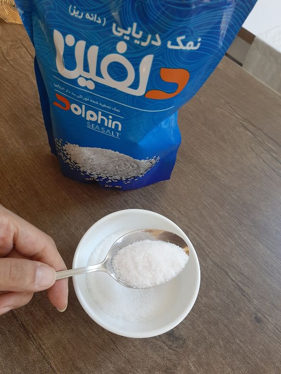 نمک دریایی تصفیه شده ید دار دانه ریز دلفین