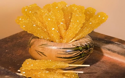 نبات زعفرانی درجه یک با رنگ طبیعی و عطر دلنشین