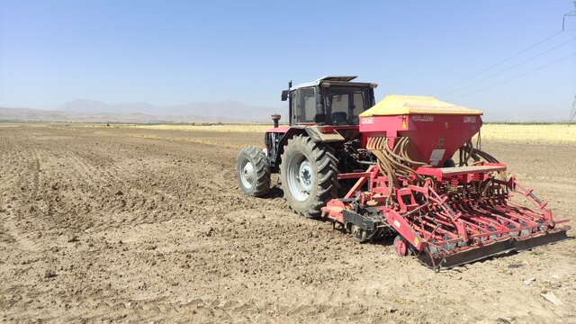 تصویر 3 از گاو آهن قدیم ساختار سنتی با دوام طولانی در زمین‌ های سنگین