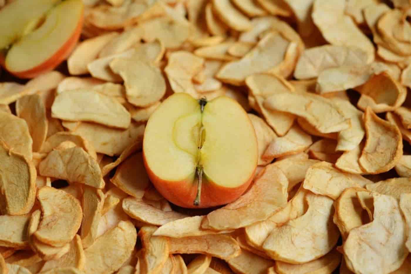 خرید سیب خشک ممتاز درجه یک طبیعی و بدون مواد افزودنی