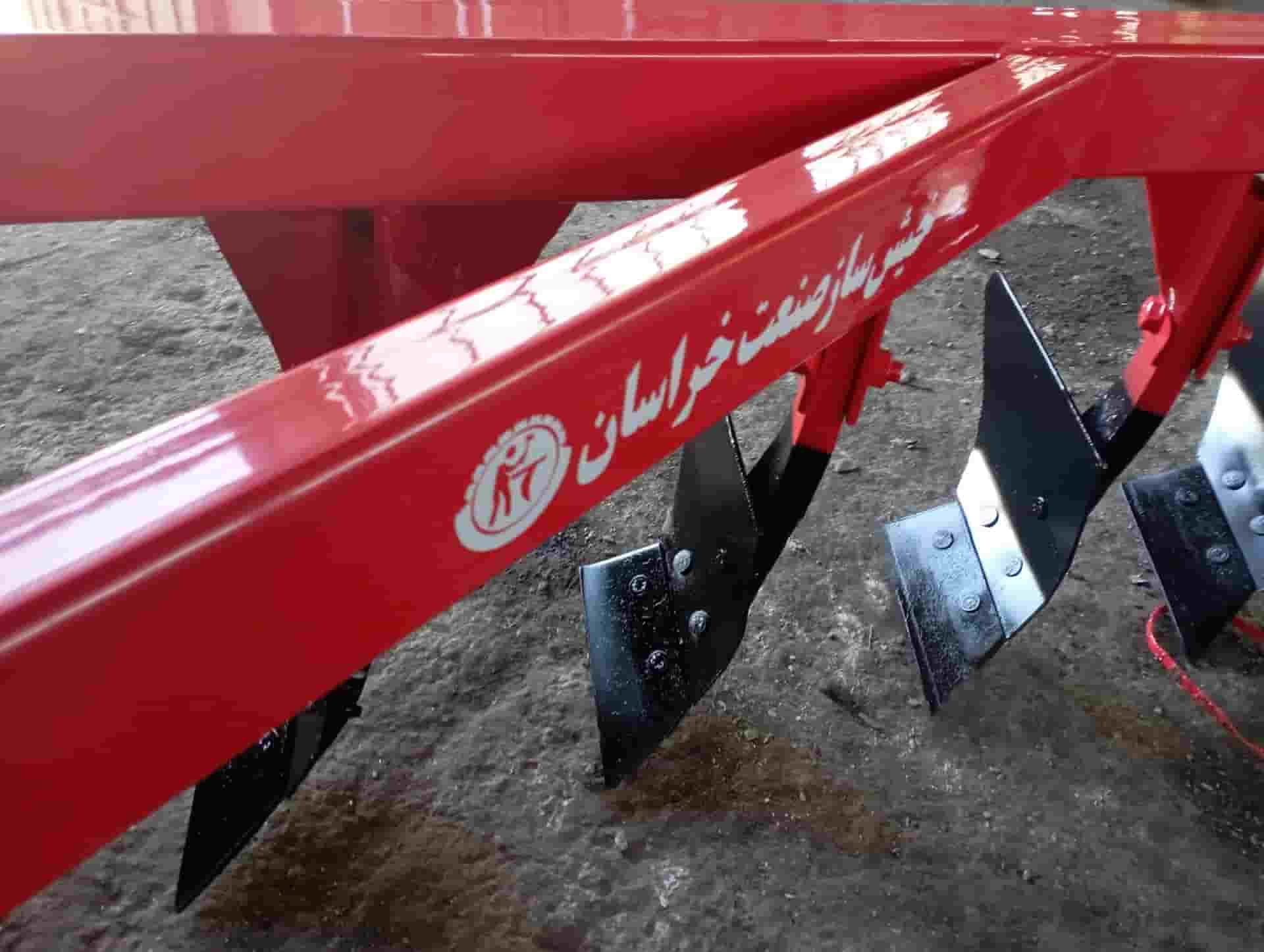 گاو آهن تراکتور 470 نسخه کششی با سازوکار اتصال تقویت‌ یافته