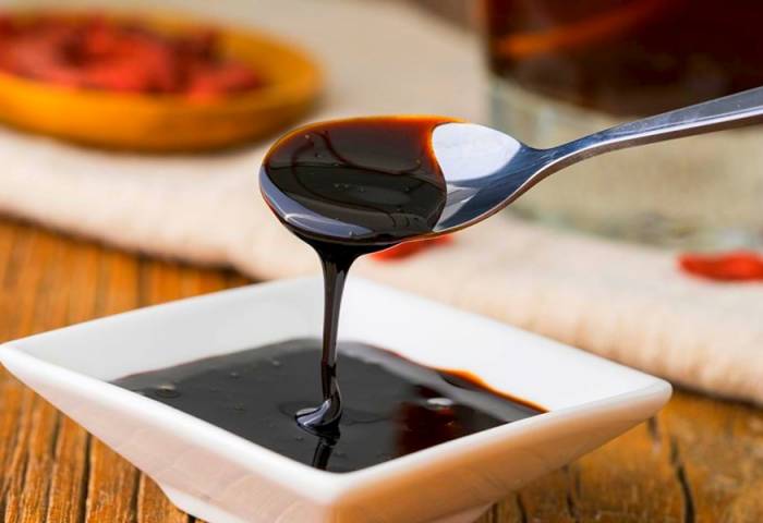 شیره خرما زاهدی با رنگ طبیعی و جذاب