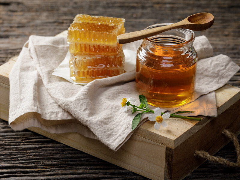 عسل چهل گیاه ده انتخابی برای سلامتی ناب