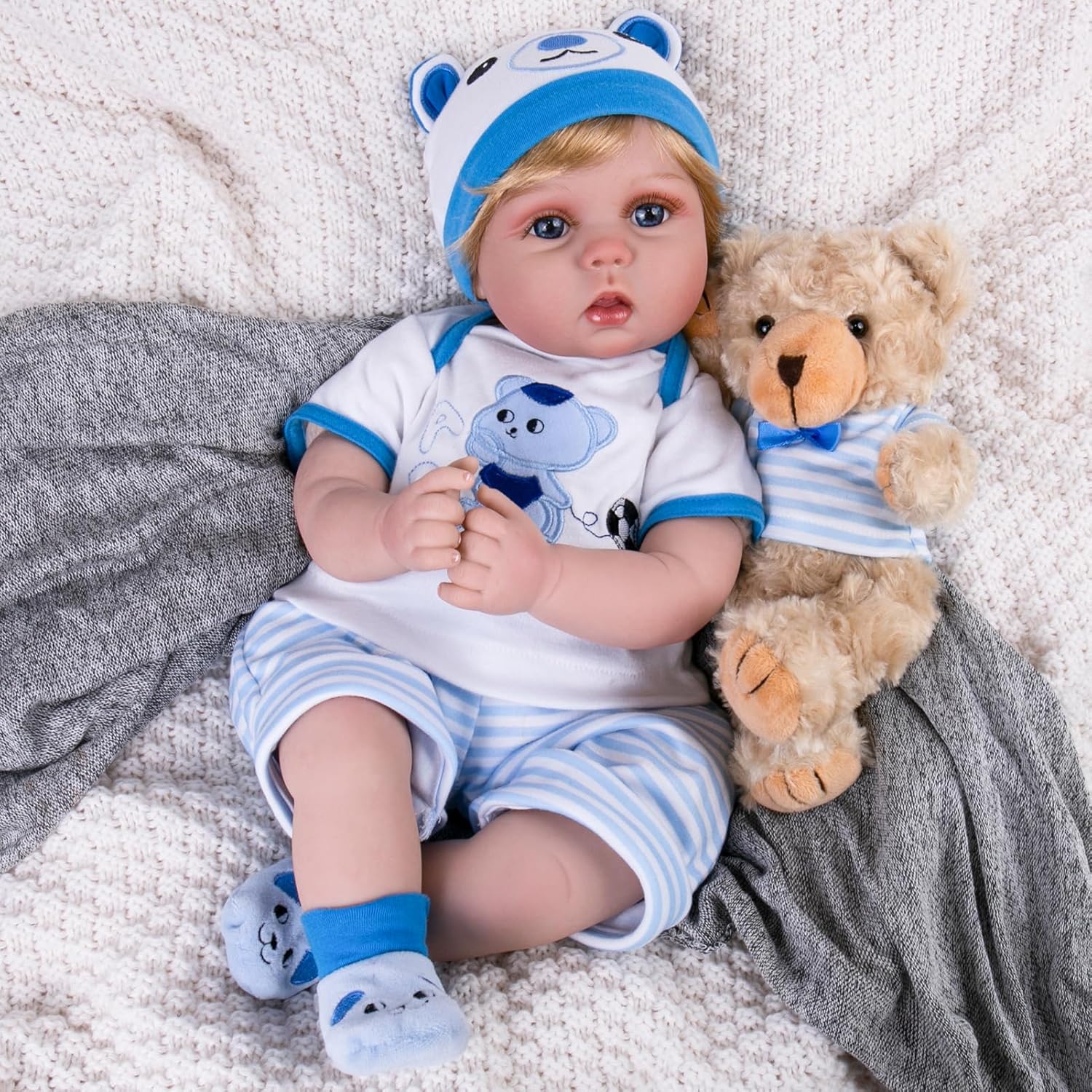 عروسک زنده مشابه کودک واقعی