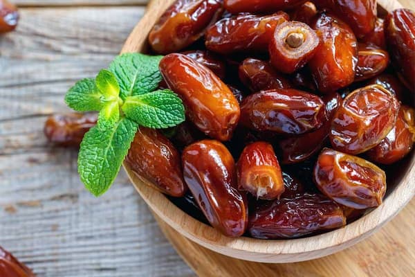خرما پیارم خارجی کیلویی با بسته‌ بندی لوکس