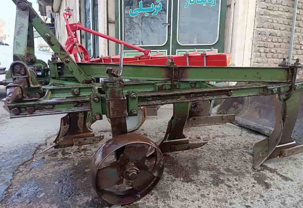 تصویر 3 از گاو آهن اصفهان با ساختار مقاوم جهت شکافت لایه های سخت زمین