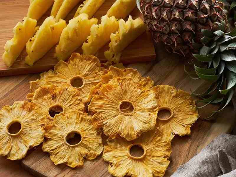 آناناس خشک شده خانگی با روش خشک کردن استاندارد