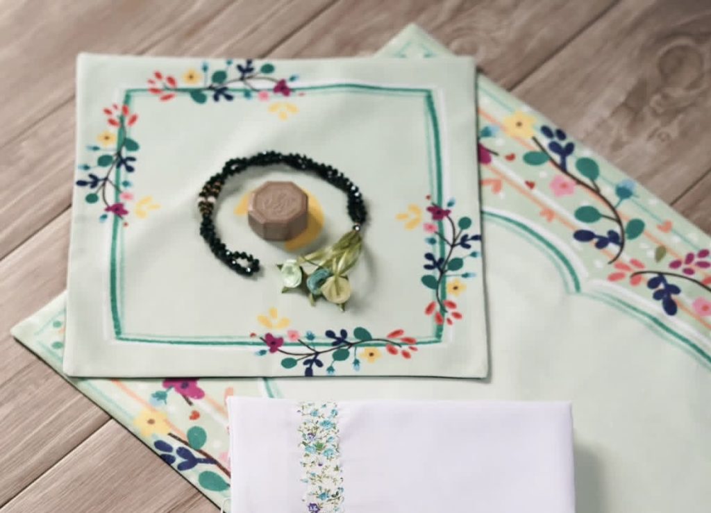 تصویر 4 از جانماز چاپی با طراحی چشم نواز و رنگ بندی متنوع